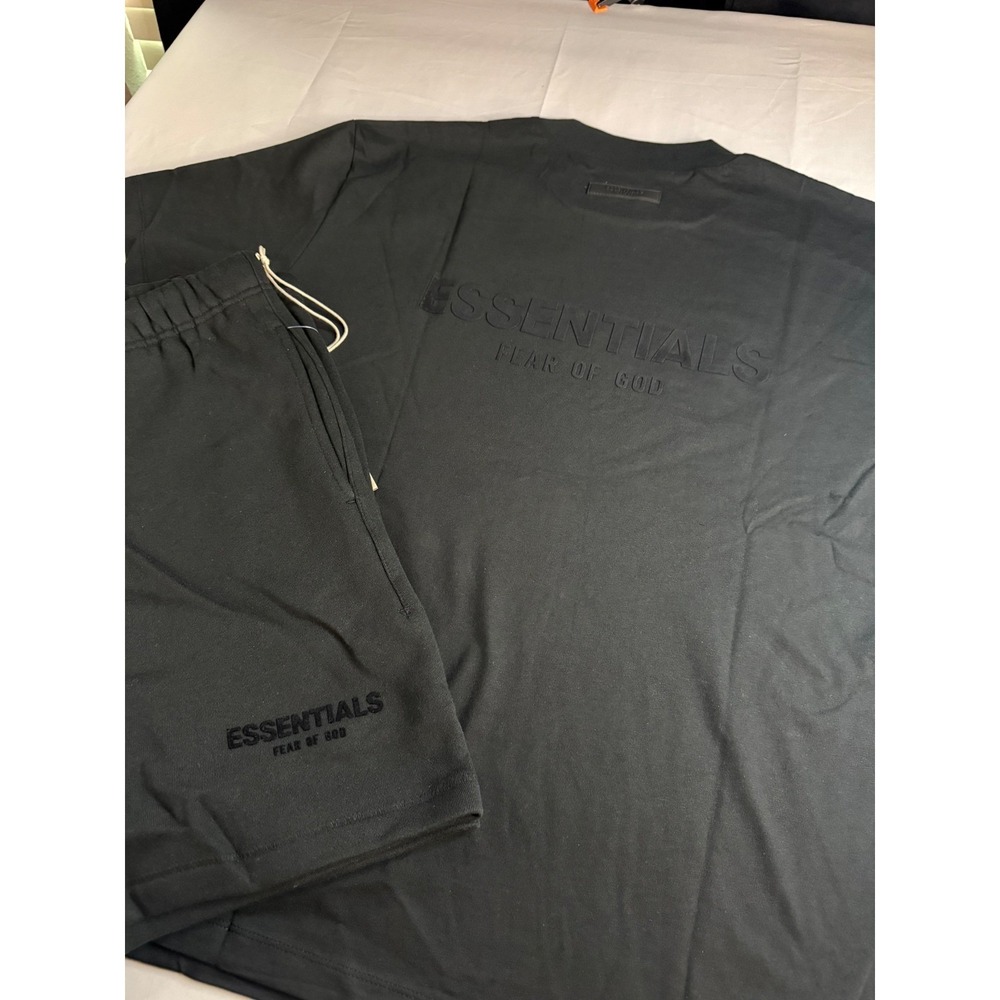 Fear of God Essentials Mens T-Shirt and Shorts Bundle Black Large NWT